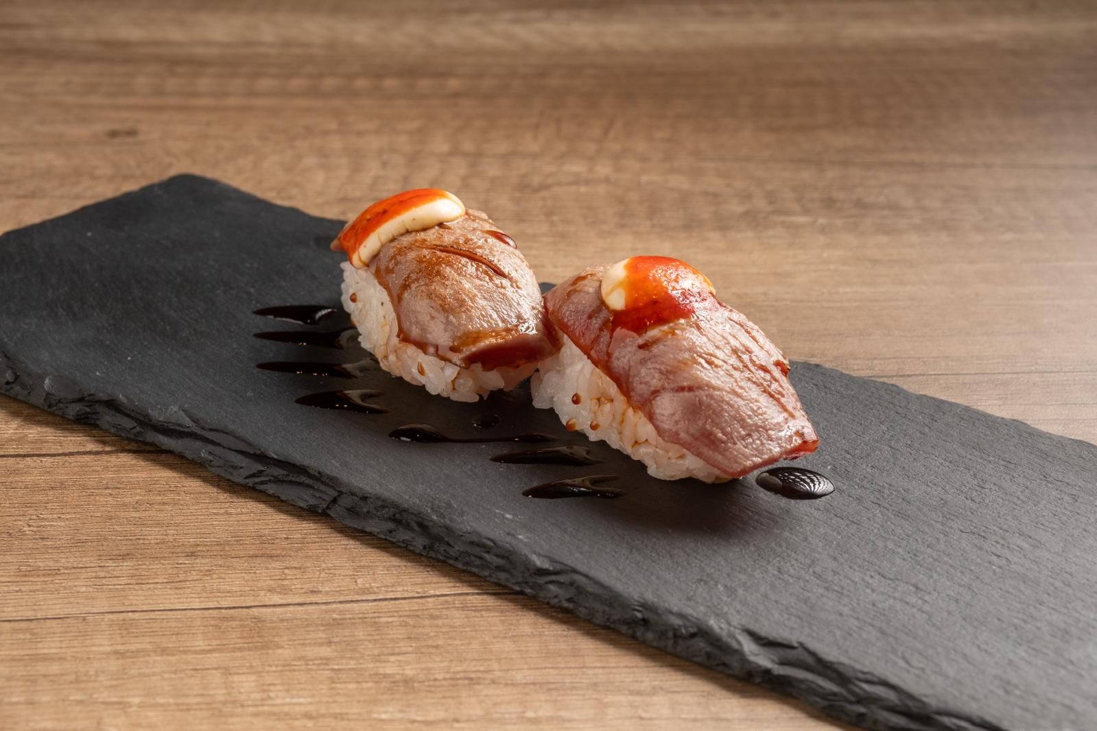 Nigiri atún flameado spicy(2u)
