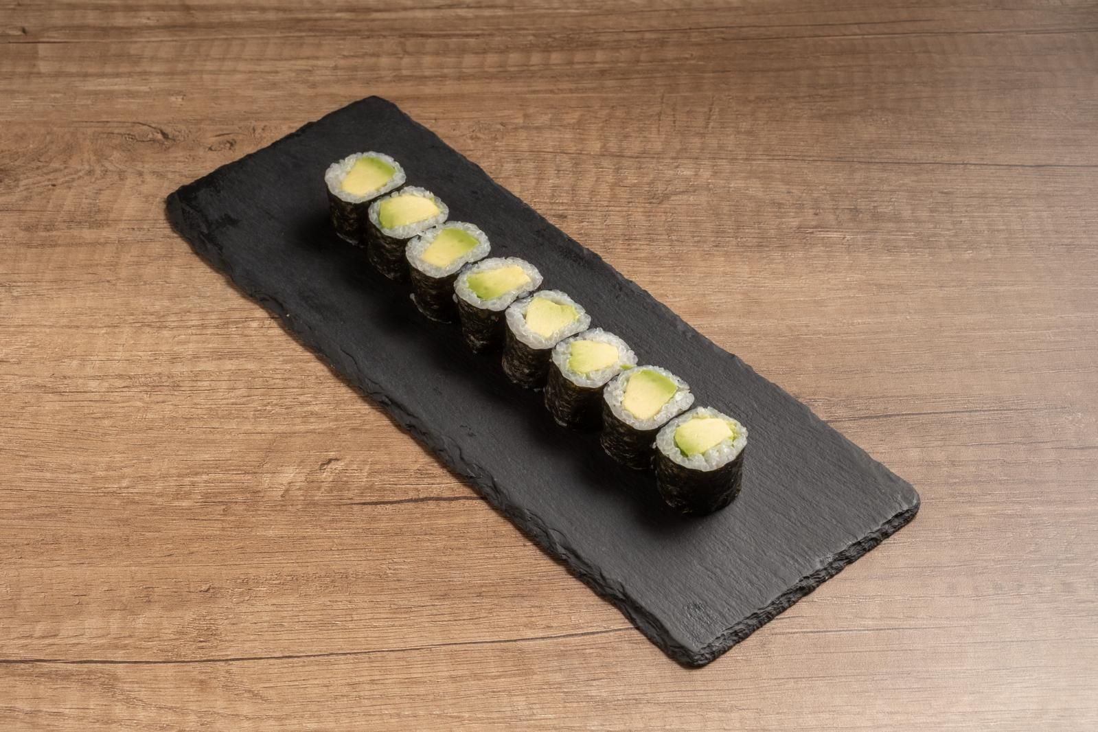 Maki aguacate(8u)